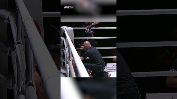 Kongklai  crushes Paedsanlek with knees for the second round KO!