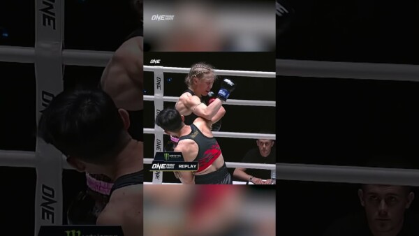 Nongam  knocks out Lisa Brierley with a BIG right hand in Round 1!