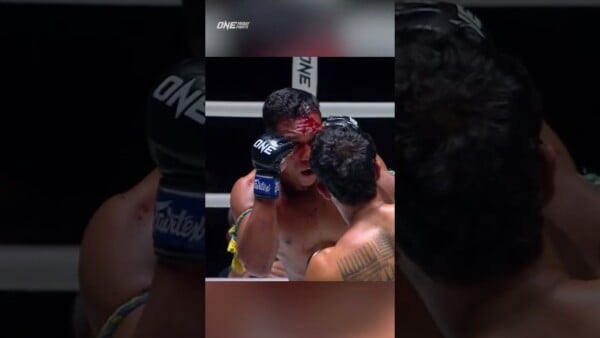 See the IMPACT of Sinsamut’s punch