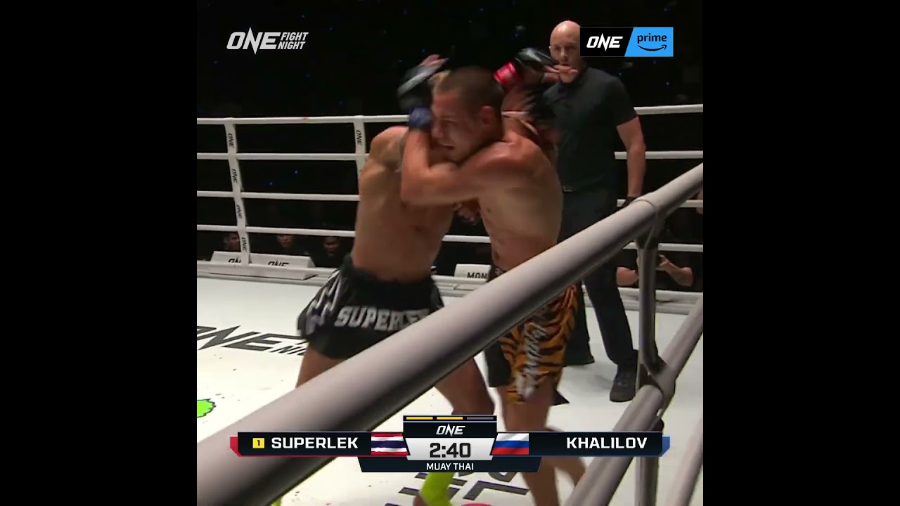 Superlek  styles on Tagir Khalilov en route to a second round TKO in our Muay Thai main event! ⭐️