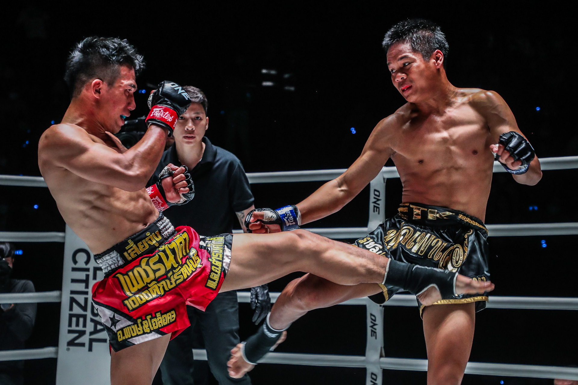 Ratchamongkol Maethongbairecycle Petnumkhum Phundakrataburi ONE Friday Fights 27 31