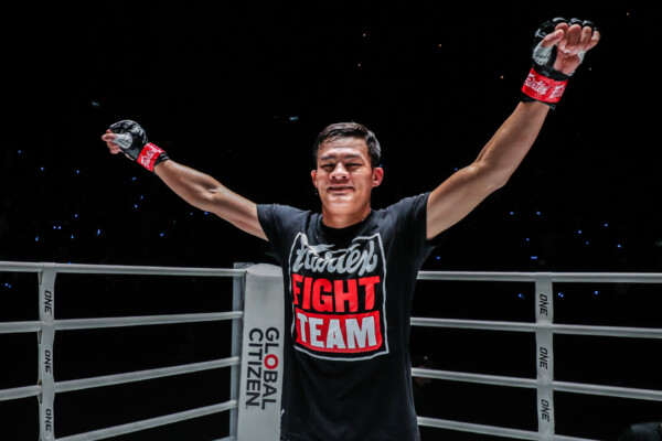 Saemapetch Fairtex Kaonar Sor Jor Thongprajin ONE Friday Fights 30 22