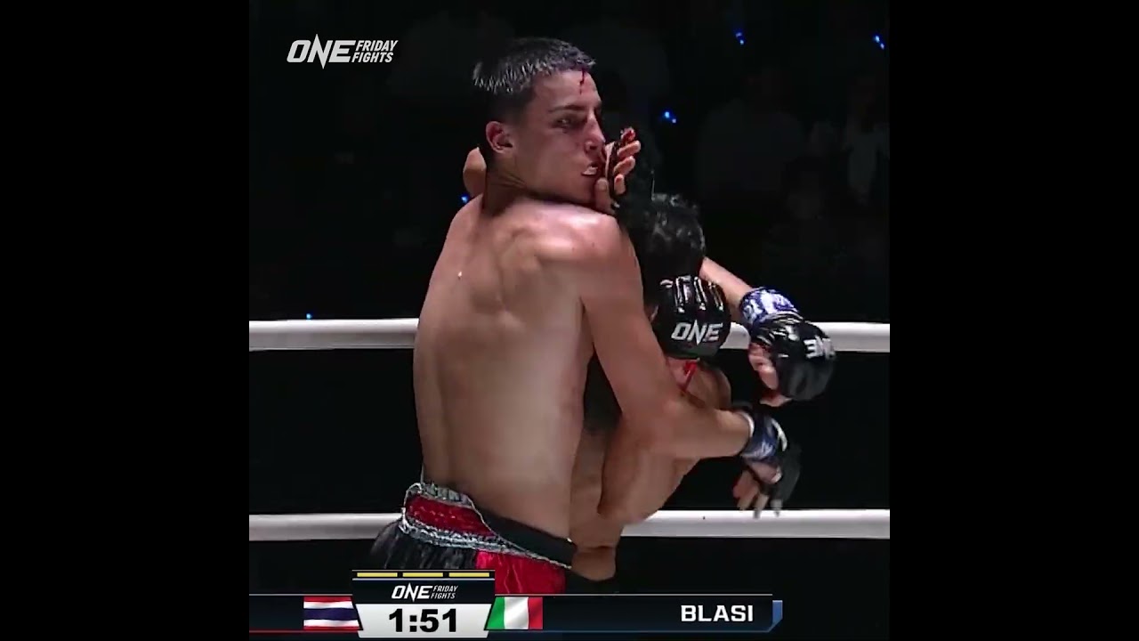 Beatdown  Suablack  batters Lenny Blasi to score a third round TKO