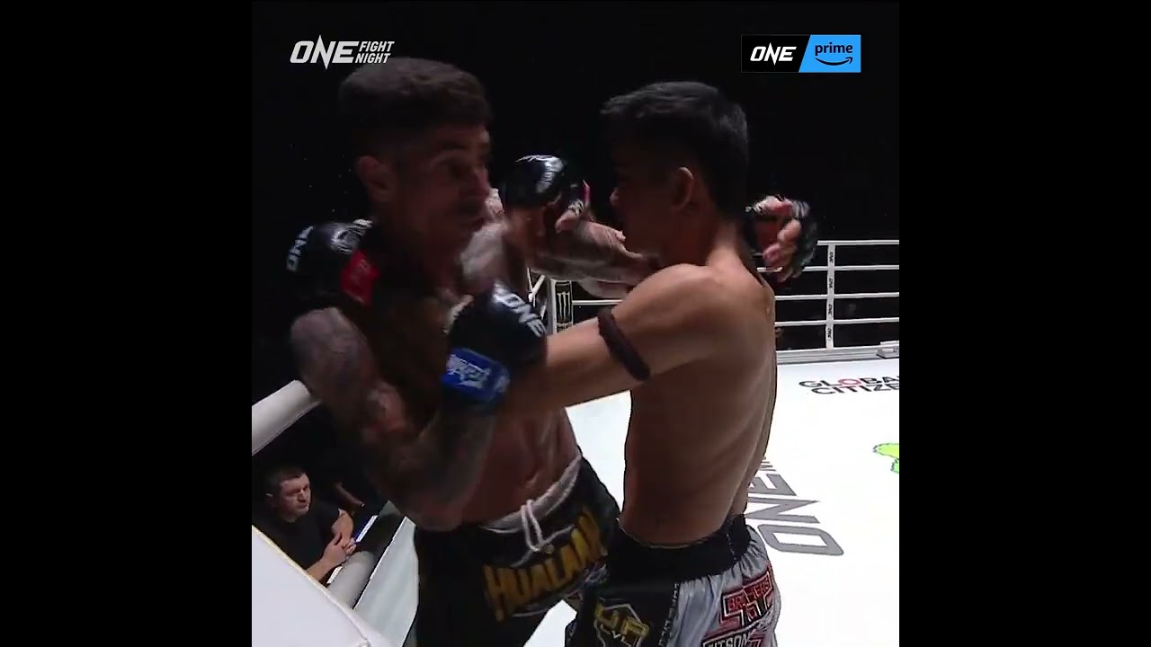 Rungrawee and Nauzet Trujillo traded HEAVY shots