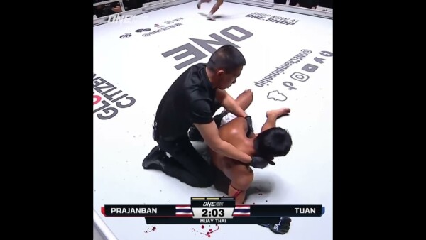 Slashing elbow from Prajanban takes out Tuan!