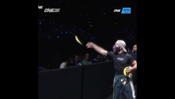 "The Monkey God" knows how to make an entrance