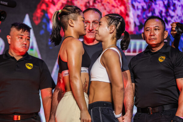 Stamp Fairtex stares down Ham Seo Hee