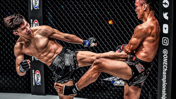 Epic Muay Thai Firefight  Sitthichai vs. Tawanchai