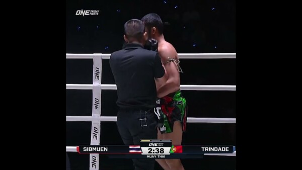 Flawless victory  Miguel Trindade  swarms Sibmuen for a first round KO!