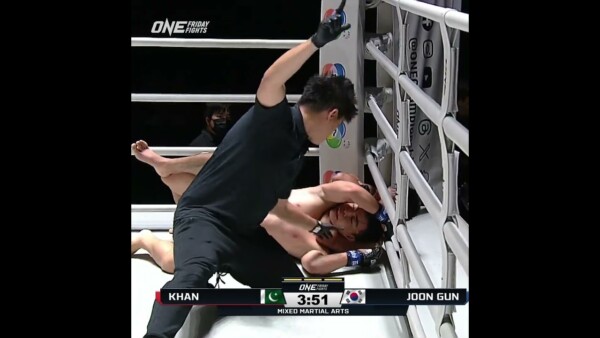 Ismail Khan  scores the slick submission over Cho Joon Goon via third round rear naked choke