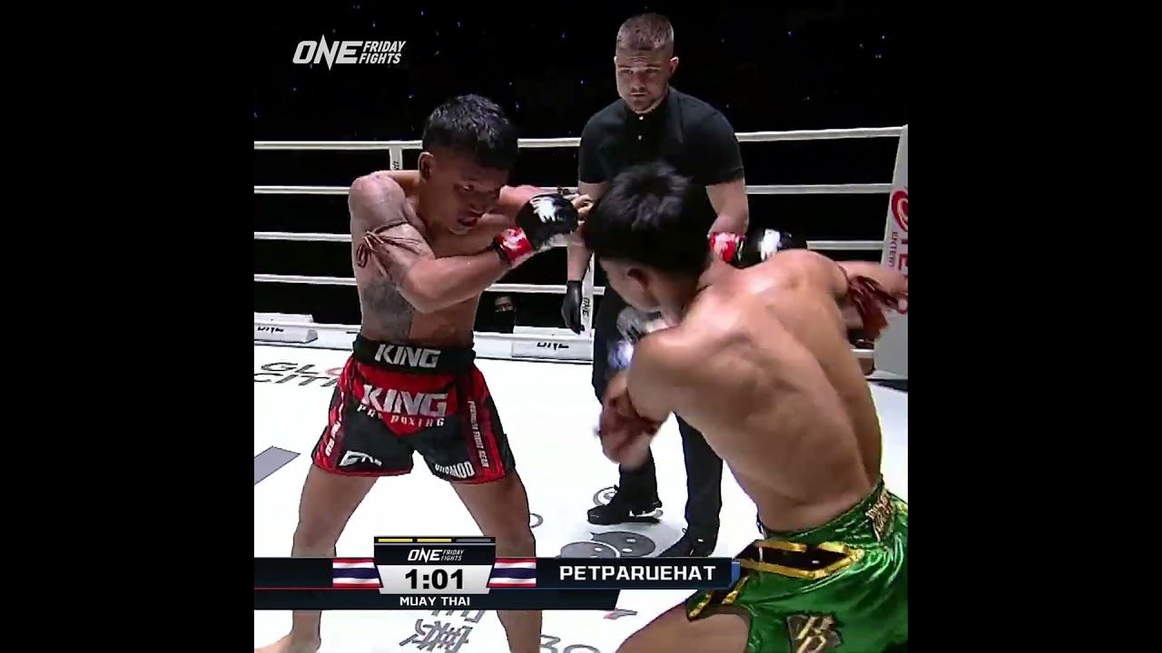Jomhod eats ALL of Petparuehat’s shots  #ONEFridayFights35