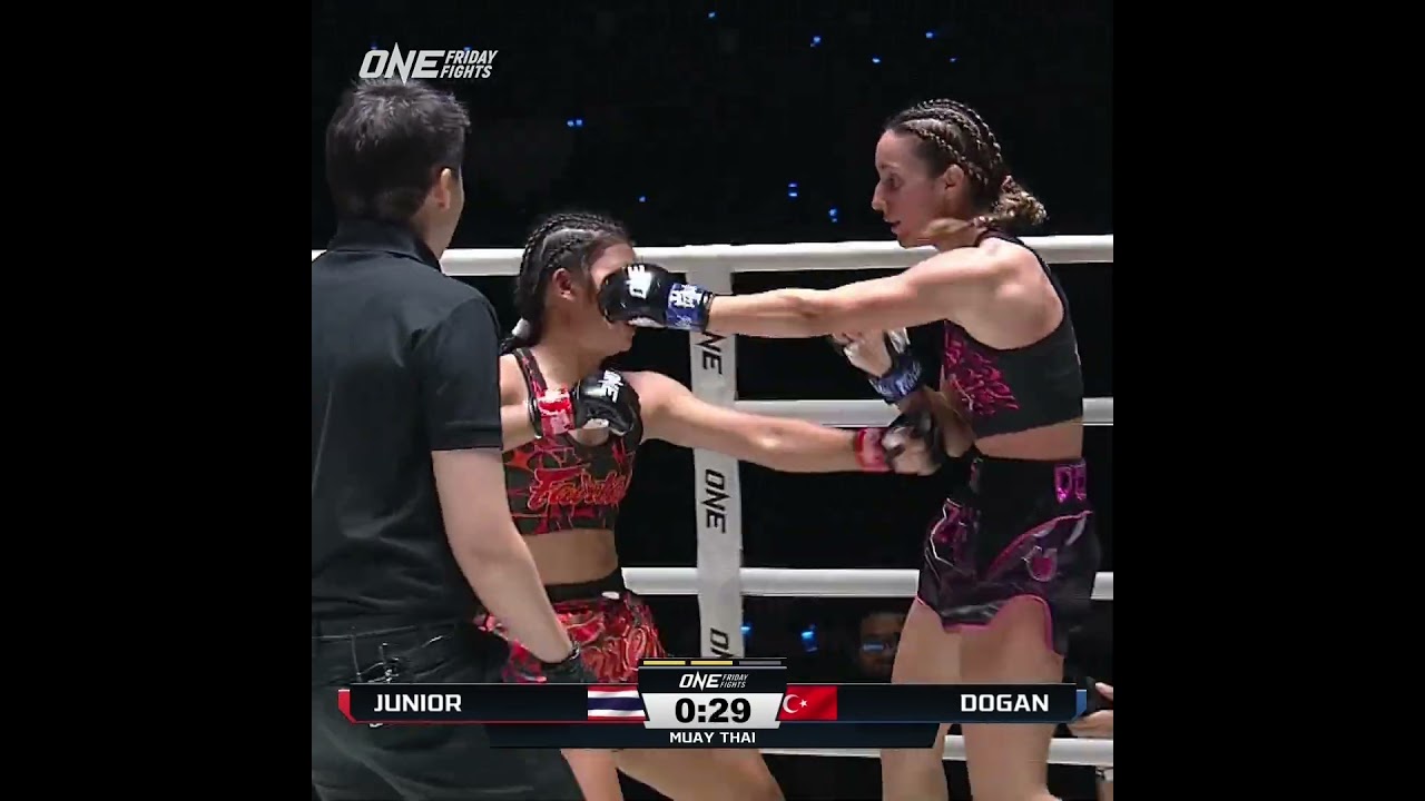 Junior  batters Zehra Dogan’s body for the comeback TKO in Round 2!