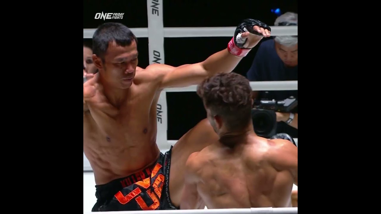 Mohammed Siasarani  drops the legendary Sitthichai!  #ONEFridayFights32