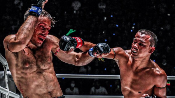 Crazy Muay Thai Firefight  Seksan & Amir Naseri Traded Big Blows