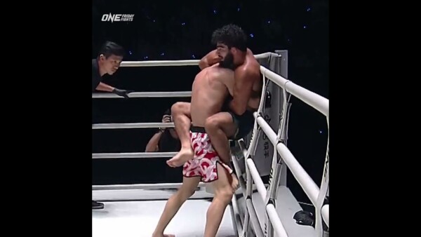 Locked in  Moris Boleyan  submits Gantogtokh Baatarchuluun via first round guillotine choke!