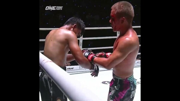 Petgarfield and Numpangna trade punches!