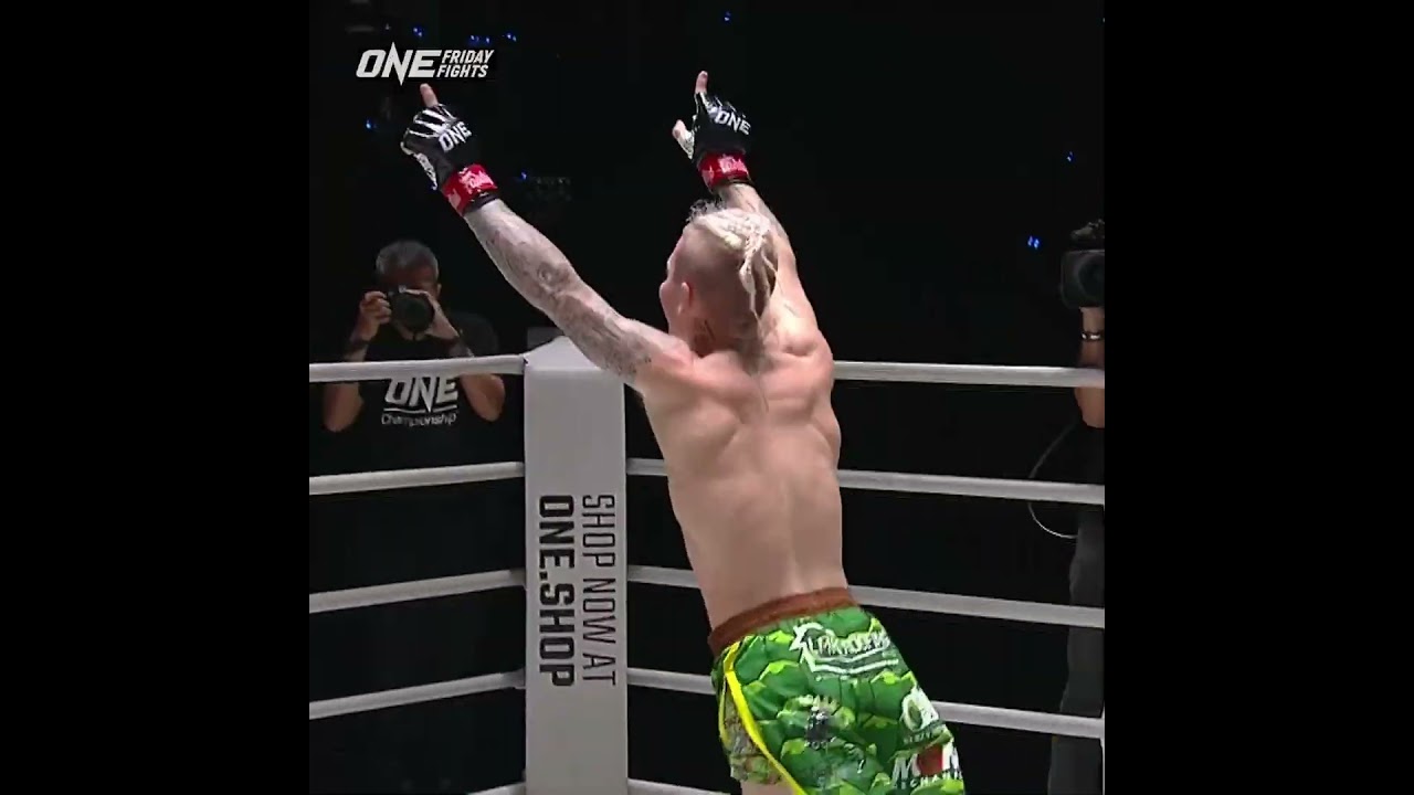 Coopar Royal kicks off ONE Friday Fights 40 with a first round submission of Ely Fernandez! ⚡️