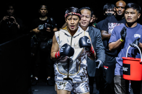 Phetjeeja Anissa Meksen ONE Friday Fights 46 2