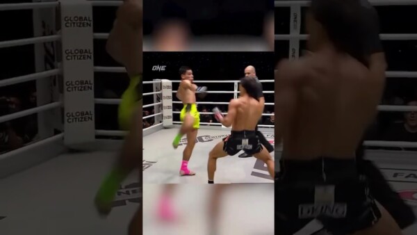 Epic head kick exchange!
