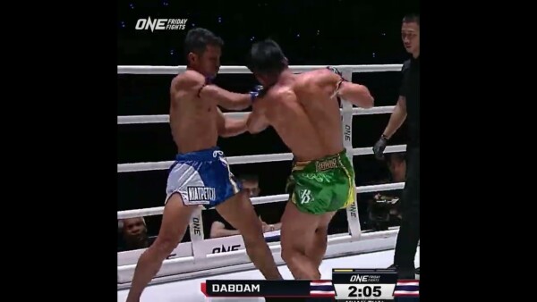 Flawless victory  Chartpayak KOs Dabdam in one minute!