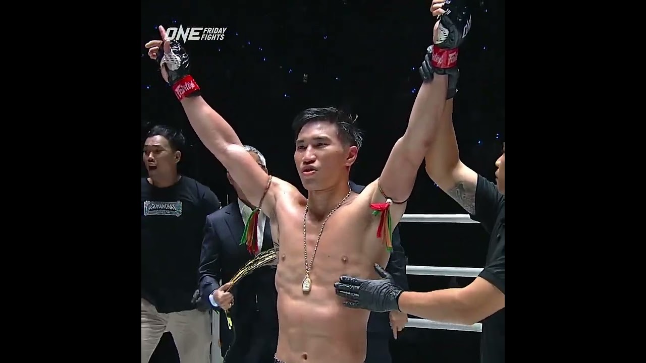Tawanchai retains the ONE Featherweight Muay Thai World Title over Superbon by unanimous decision!