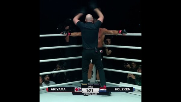 RAPID FIRE ⚡️ Nieky Holzken stops “Sexyama” in under a round!