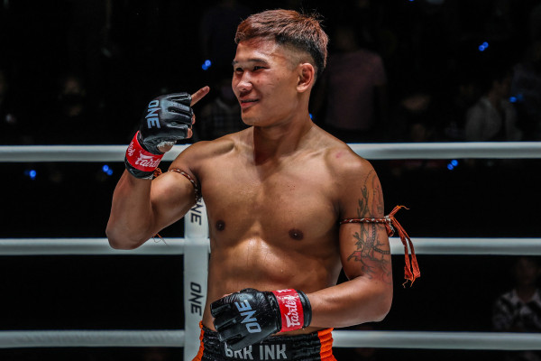Kulabdam Sor Jor Piek Uthai Julio Lobo ONE Friday Fights 52 18