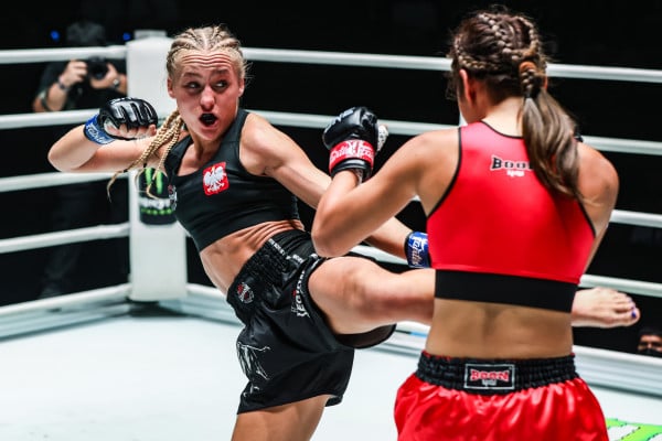 Nat Jaroonsak Martyna Kierczynska ONE Fight Night 19 89