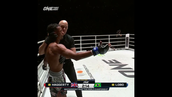AND STILL  Jonathan Haggerty rallies back to retain the ONE Bantamweight Muay Thai World Title!