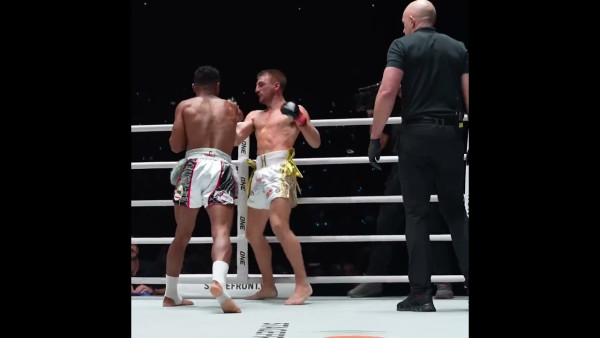 Anyone else forget to breathe? ‍ Felipe Lobo and Jonathan Haggerty left it ALL in the ring