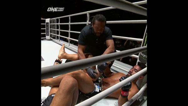 BEAST MODE  Hiroyuki Tetsuka armbars Abraao Amorim for his fourth straight finish!