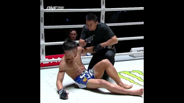 BUZZER BEATER KO  Wanpadej closes the show with ONE SECOND left in the fight!