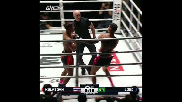 LEFT METEORITE ☄️ Kulabdam batters Julio Lobo for his third consecutive first round finish!
