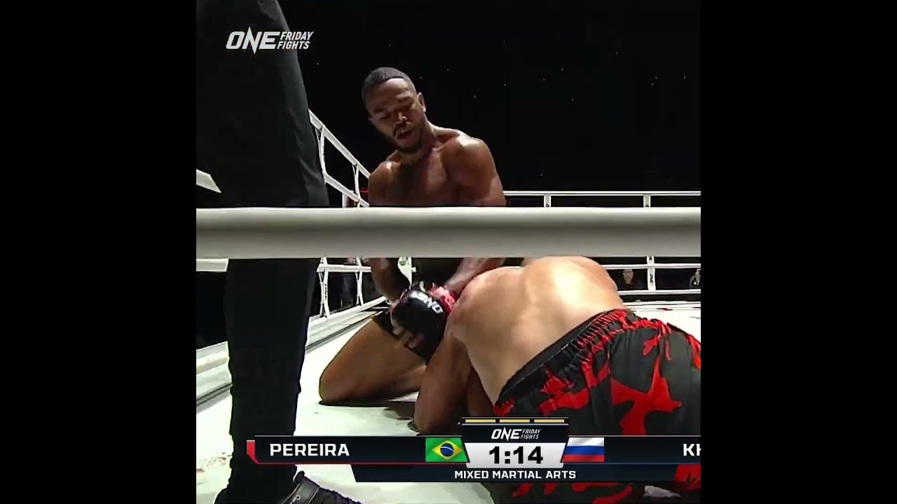 ALL OUT  Matheus Pereira goes wild for the third round win!