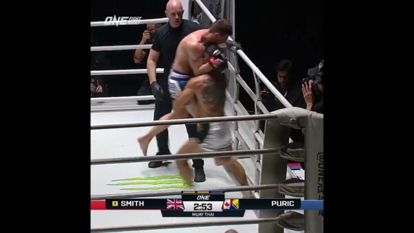 Jacob Smith and Denis Puric throw down ⚔️ #ONEFightNight21