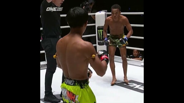 Songchainoi sits ‘em down  #ONEFightNight21