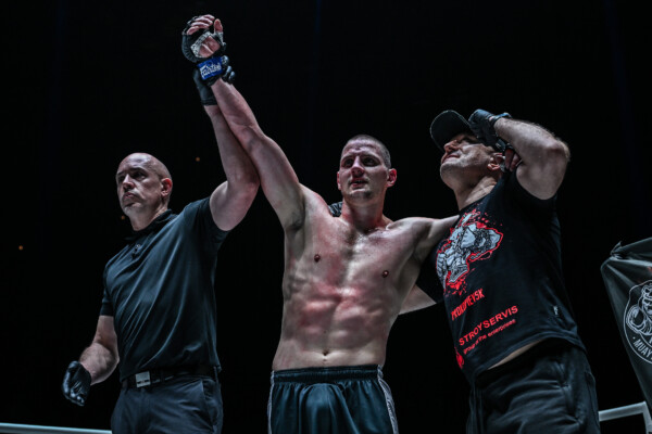 Sinsamut Klinmee Dmitry Menshikov ONE Fight Night 22 1