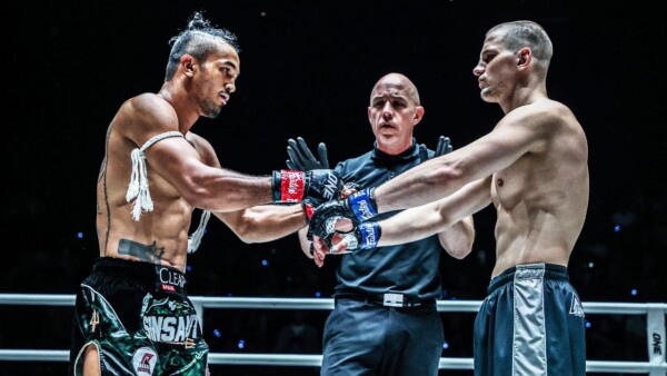 Epic Comeback  Sinsamut vs. Menshikov | Full Fight Replay