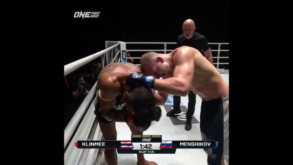 SHUT DOWN  Dmitry Menshikov swarms Sinsamut for his third straight KO win! #ONEFightNight22