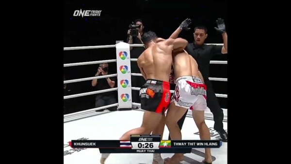 Khunsuek scores two HIGHLIGHT REEL knockdowns in Round 1