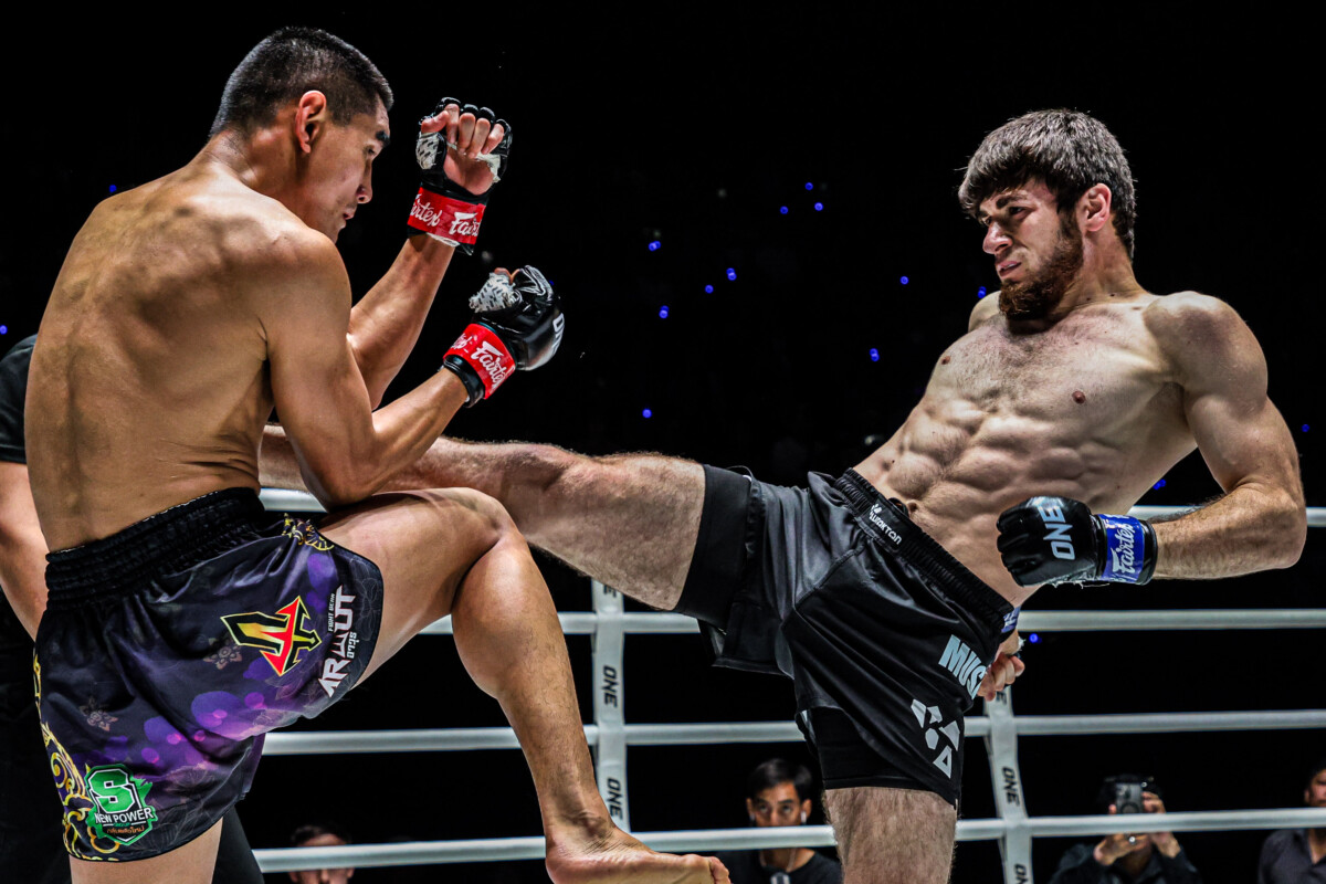 Ilyas Musaev kicks Superball Wankhongohm MBK at ONE Friday Fights 71