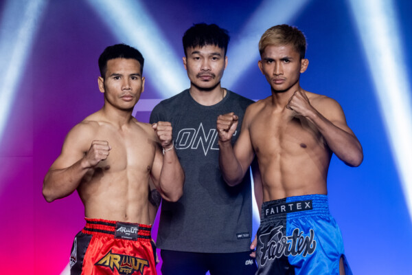 Muay Thai fighters Yodlekpet Or Atchariya and Kongsuk Fairtex