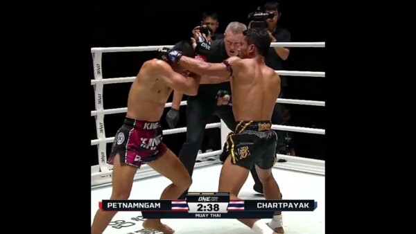 OFF THE CHARTS  Chartpayak scores his fourth straight KO in EPIC fashion!