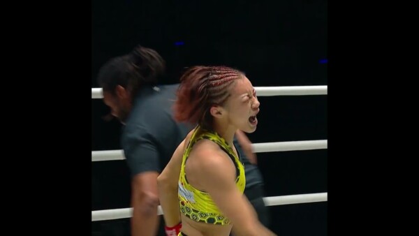 Ayaka Miura unleashes her trademark submission for the first round finish!