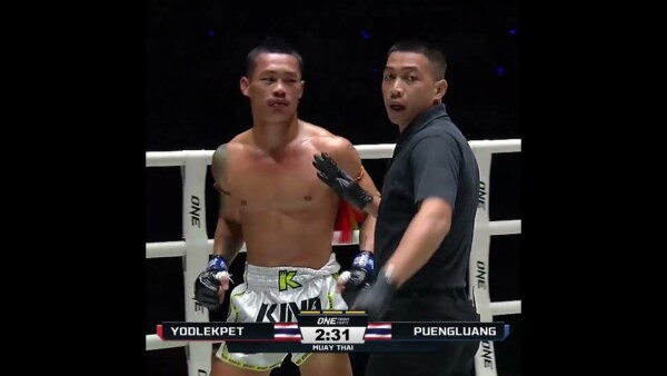 CRAZY COMEBACK  The legendary Yodlekpet recovers from a first round knockdown to stop Puengluang!