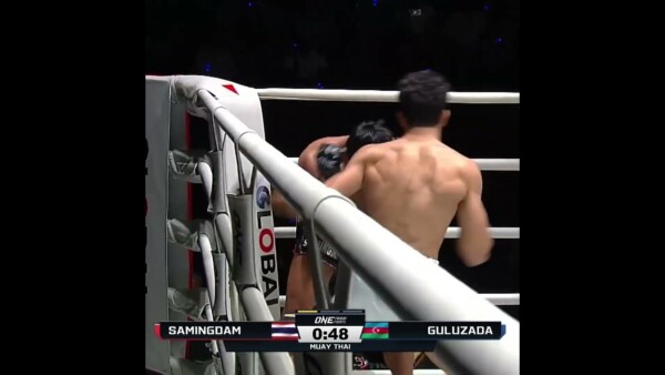 Putting on a SHOW  Akif Guluzada styles on Samingdam for the first round TKO!