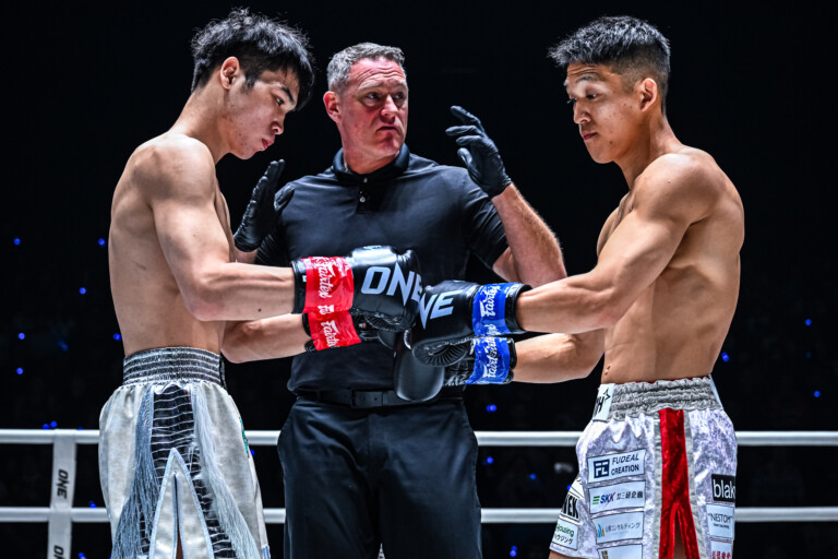 Chinese kickboxer Liu Mengyang taps gloves with Japanese star Masaaki Noiri in their first fight