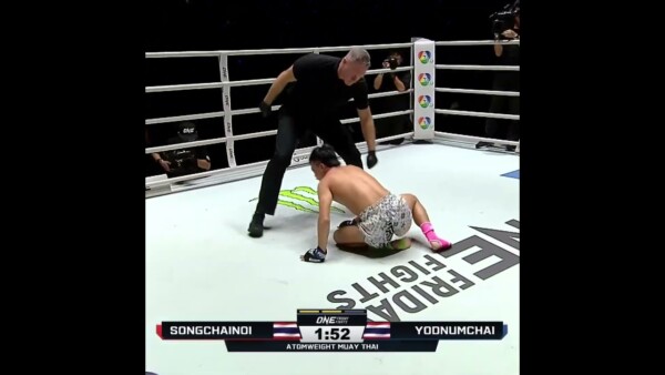 EIGHT STRAIGHT WINS  Songchainoi continues his unbeaten tear in ONE with a knockout of Yodnumchai!