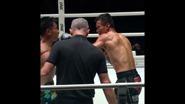 Out with a BANG  Shadow drops the legendary Sitthichai in the final minute of ONE action in 2024!