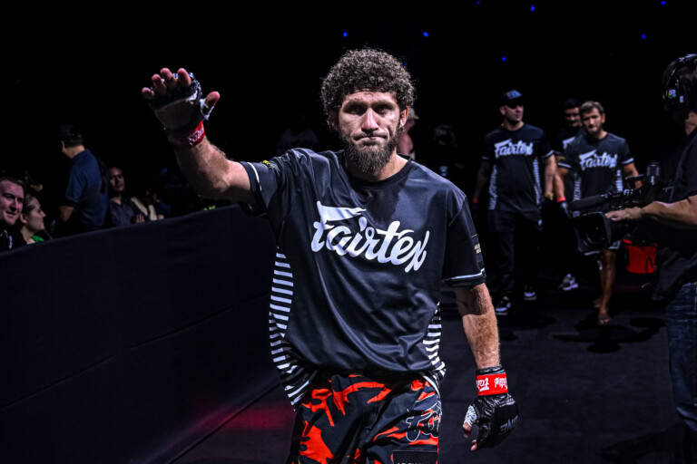 Kiamran Nabati enters the ring against Ferrari Fairtex at ONE Friday Fights 95